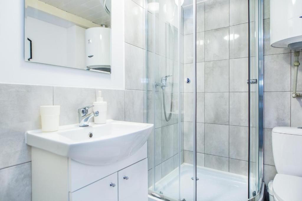 Miodowa Apartment كراكوفيا المظهر الخارجي الصورة
